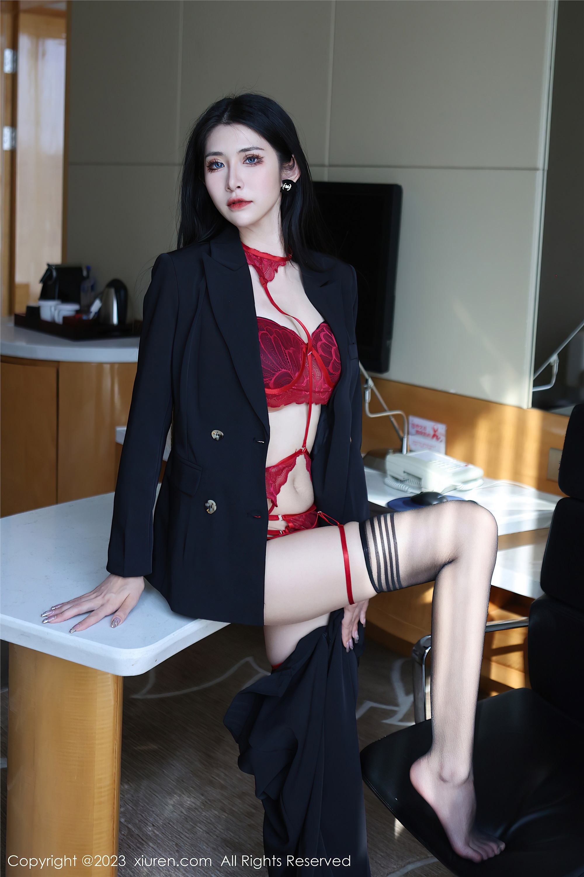 XiuRen秀人网  2023.03.13 NO.6402 依娜Yina